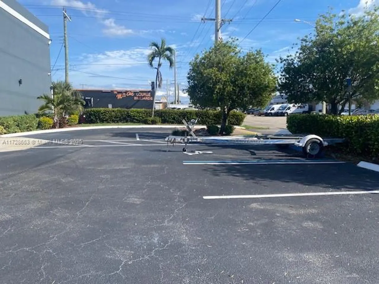 South Florida Real Estate | View 4400 N Dixie Hwy | Listing