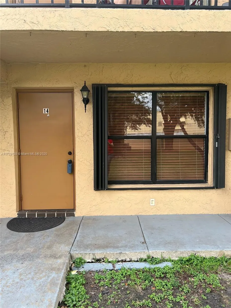 South Florida Real Estate | View  | 2 Beds, 2 Baths