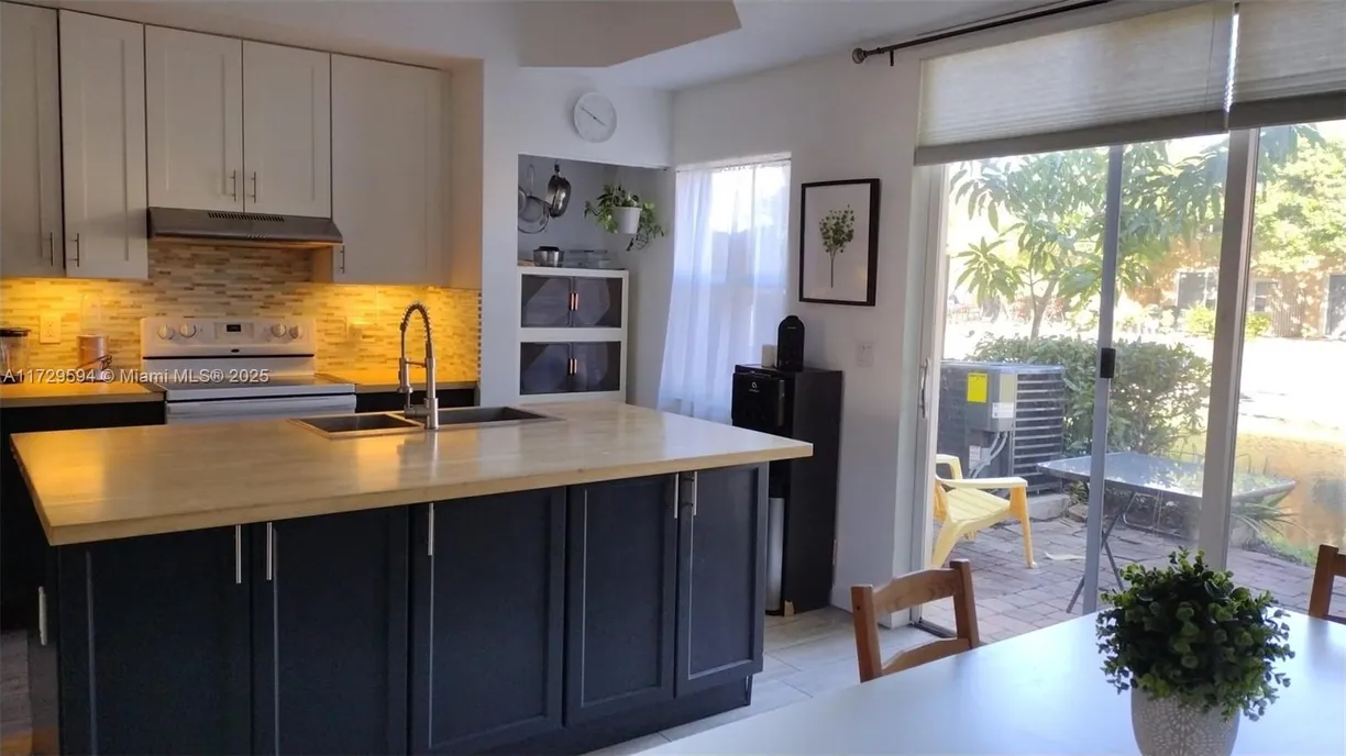 South Florida Real Estate | View 4938 Windward Way, 1304 | 2 Beds, 2 Baths