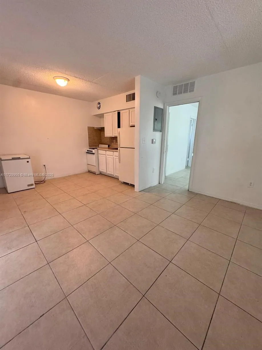South Florida Real Estate | View 101 NW 29th Ave, 7 | Listing
