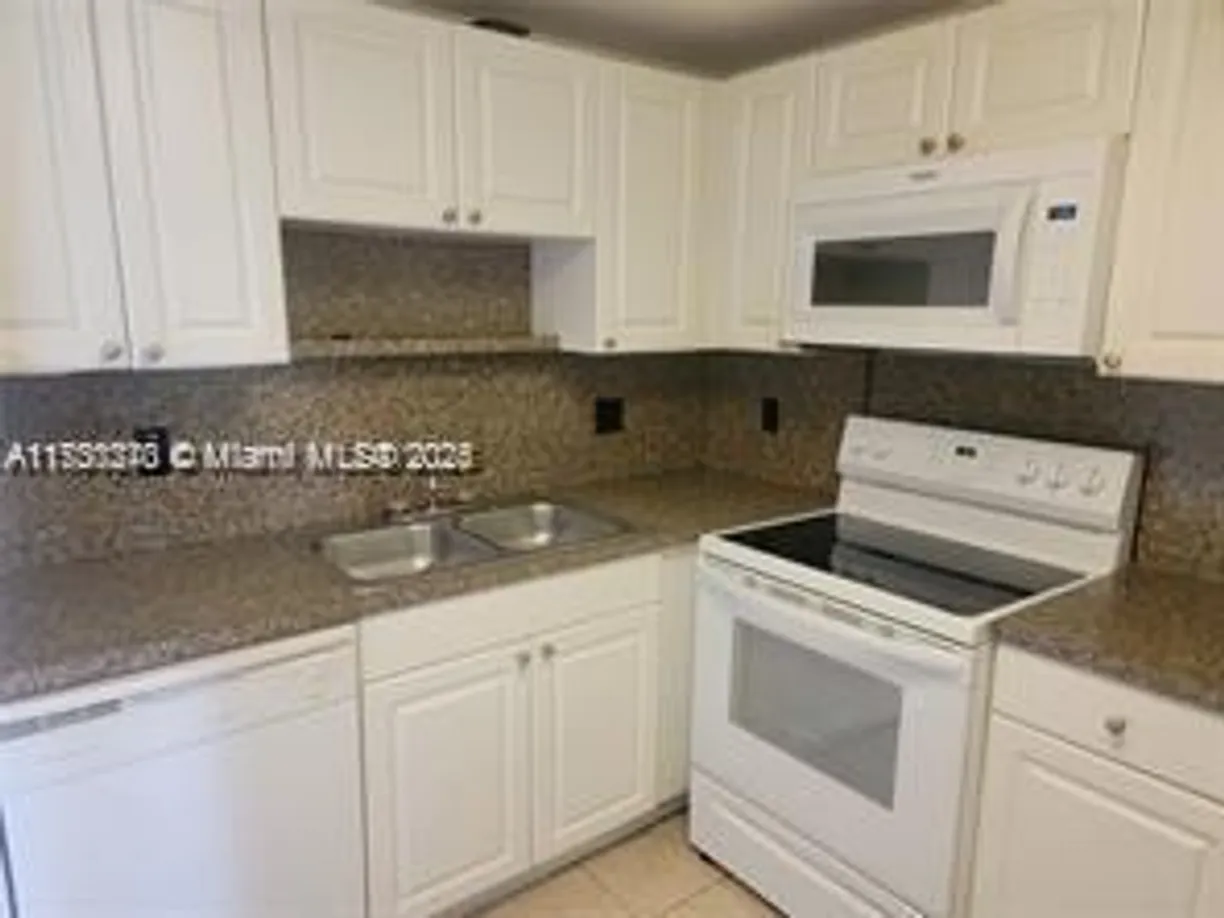 South Florida Real Estate | View 1505 Crescent Cir, C31 | 2 Beds, 1 Bath
