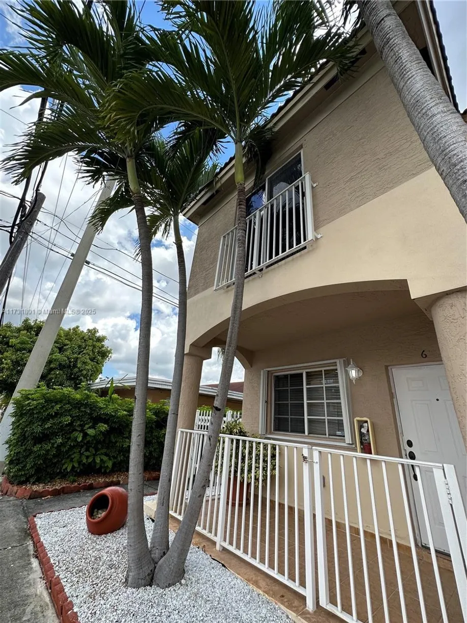 South Florida Real Estate | View 425 E 3rd Ave, 6 | 3 Beds, 2 Baths
