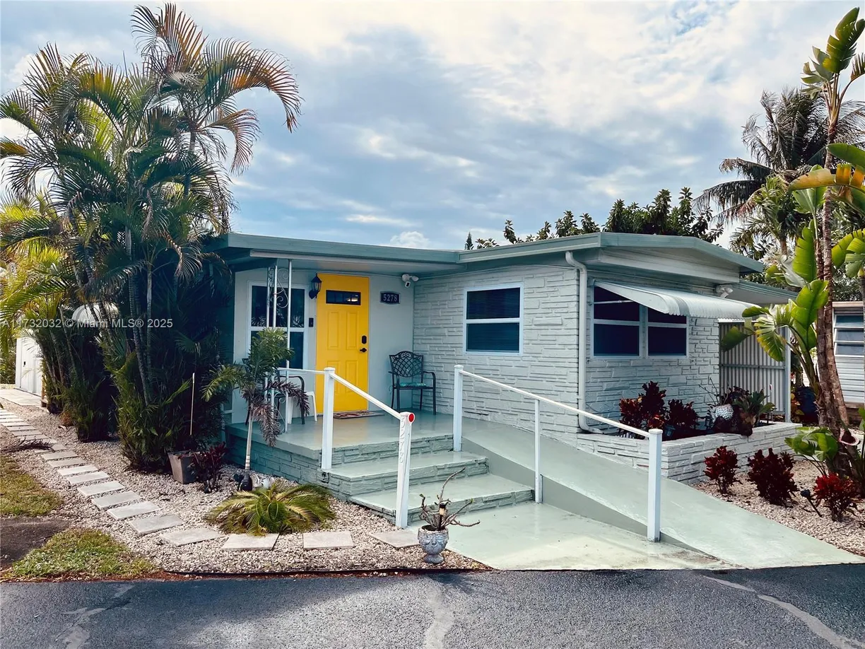 South Florida Real Estate | View 5278 SW 32nd St | 3 Beds, 2 Baths