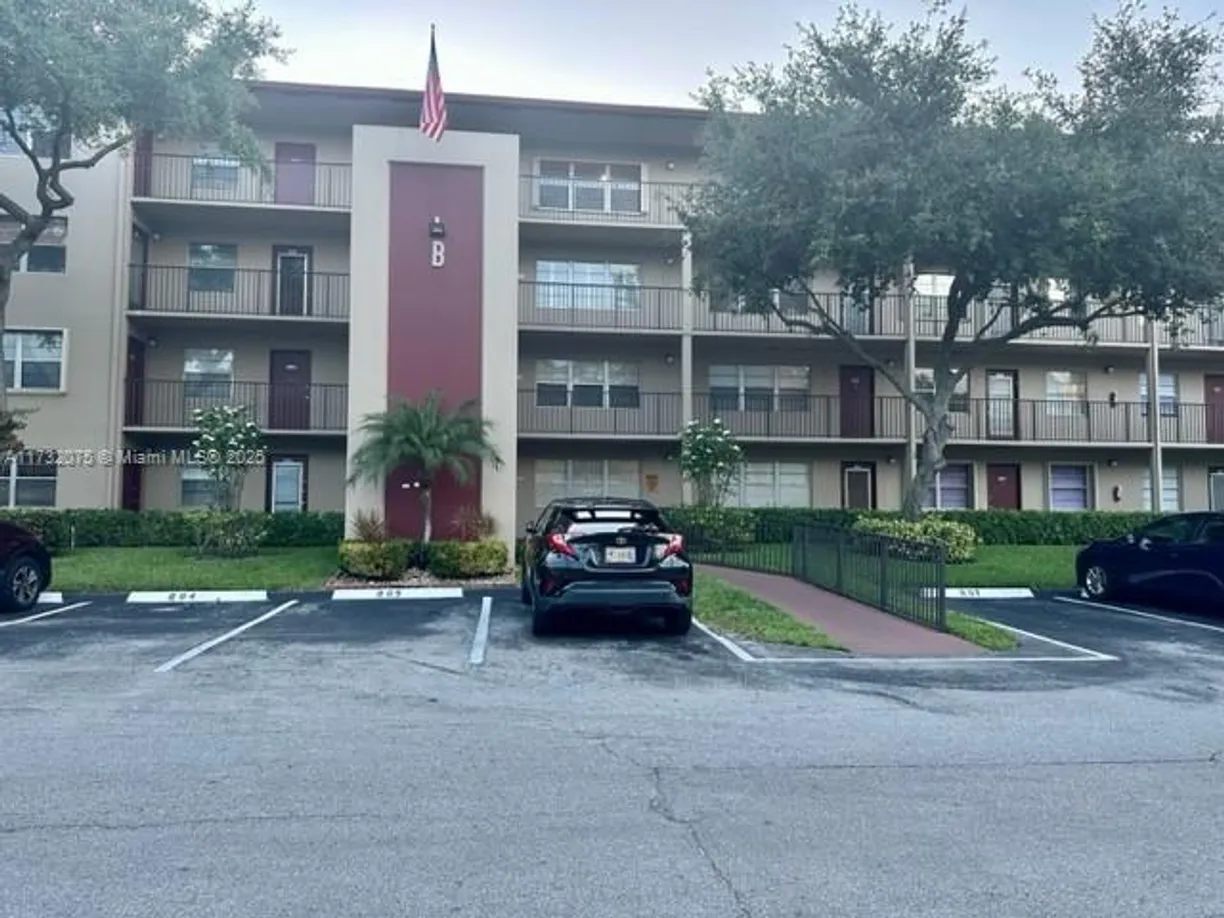 South Florida Real Estate | View 850 SW 133rd Ter, 106B | 2 Beds, 1 Bath