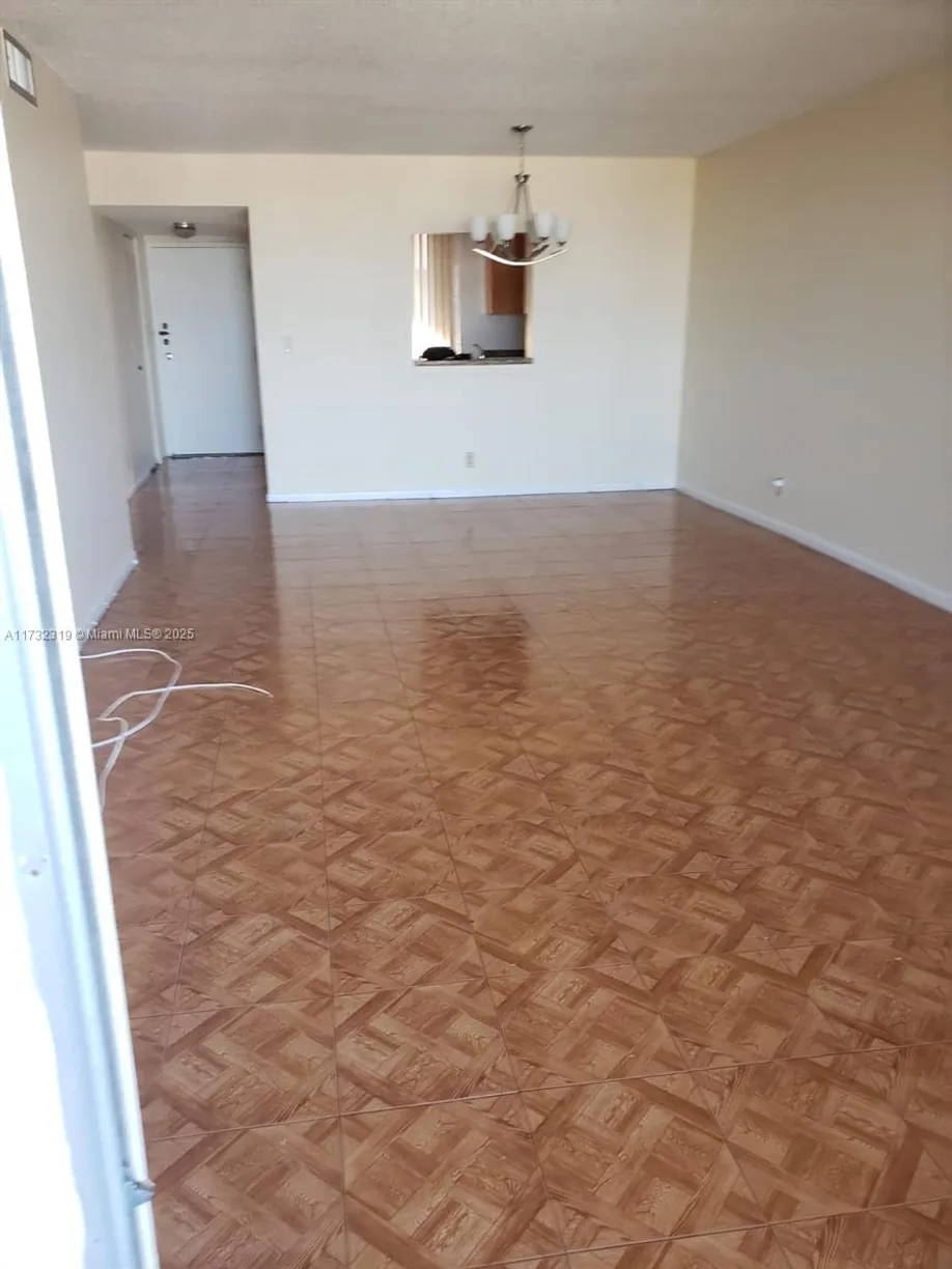 South Florida Real Estate | View 2830 Somerset Dr, 415N | Listing