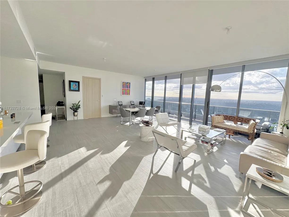 South Florida Real Estate | View 1000 Brickell Plz, PH5204 | Listing