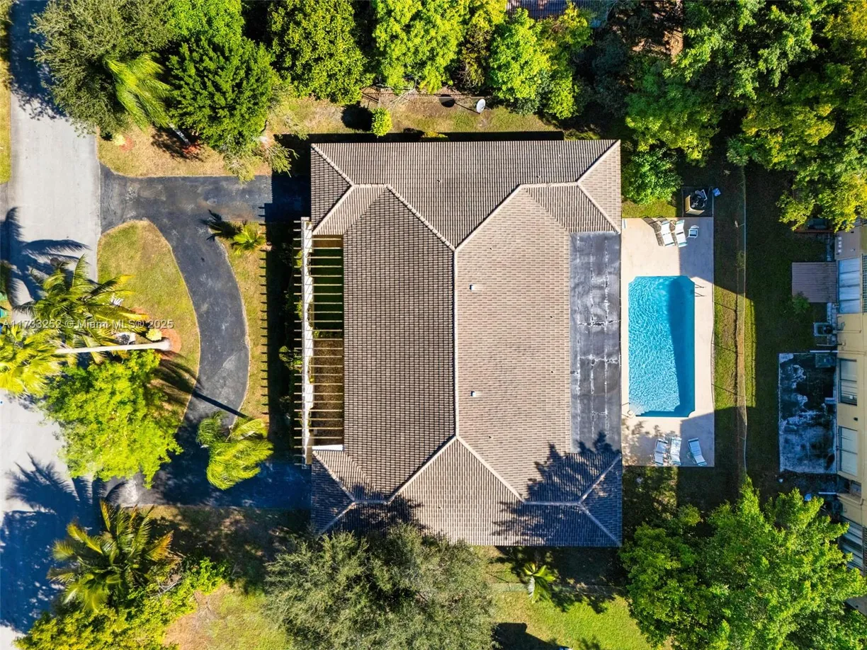 South Florida Real Estate | View 8406 NW 35th St