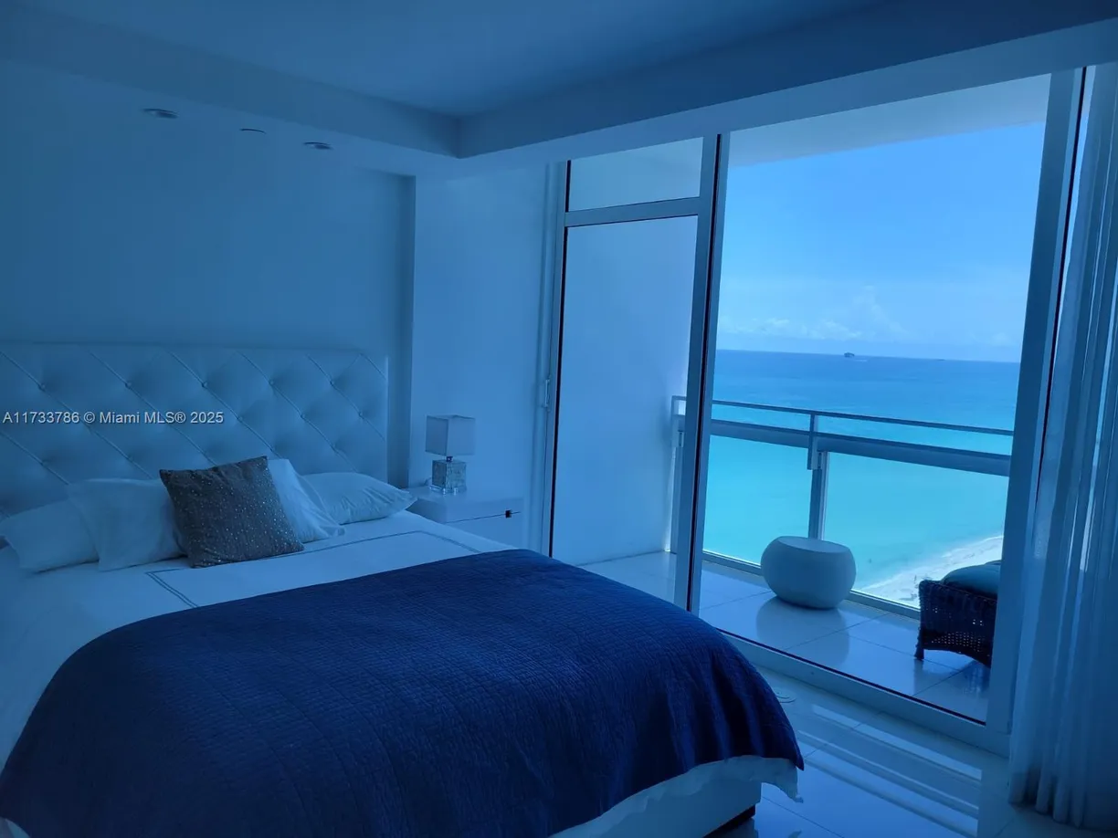 South Florida Real Estate | View 6801 Collins Ave, LPH06 Doorlph14 | 2 Beds, 2 Baths