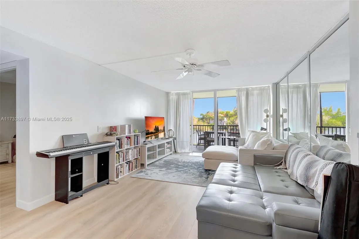 South Florida Real Estate | View 13 Royal Palm Way, 2010 | Listing