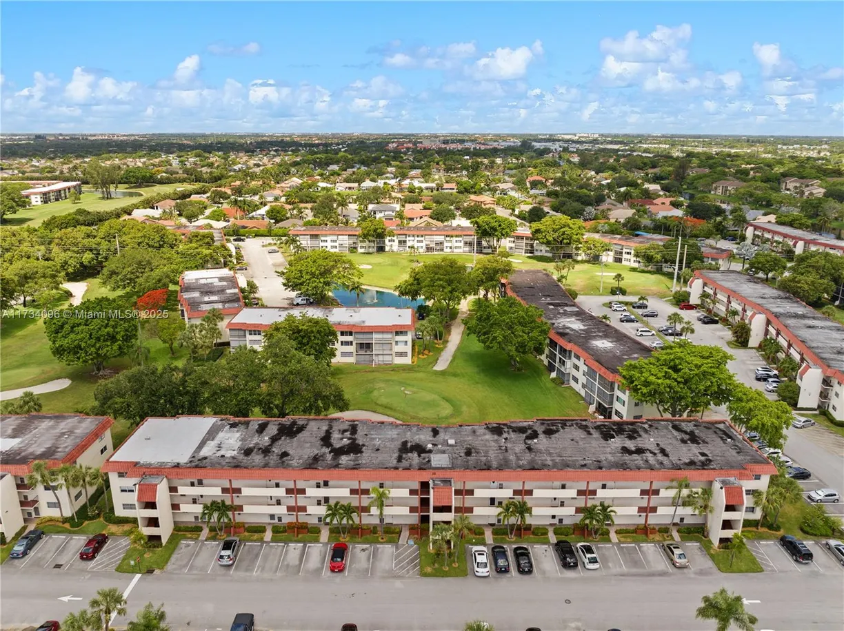 South Florida Real Estate | View 711 S Hollybrook Dr, 109 | 2 Beds, 2 Baths
