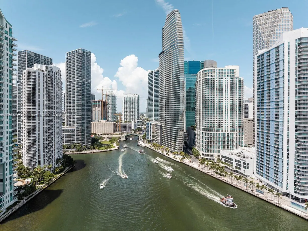 South Florida Real Estate | View 300 Biscayne Blvd Way, 1902 | 3 Beds, 3 Baths
