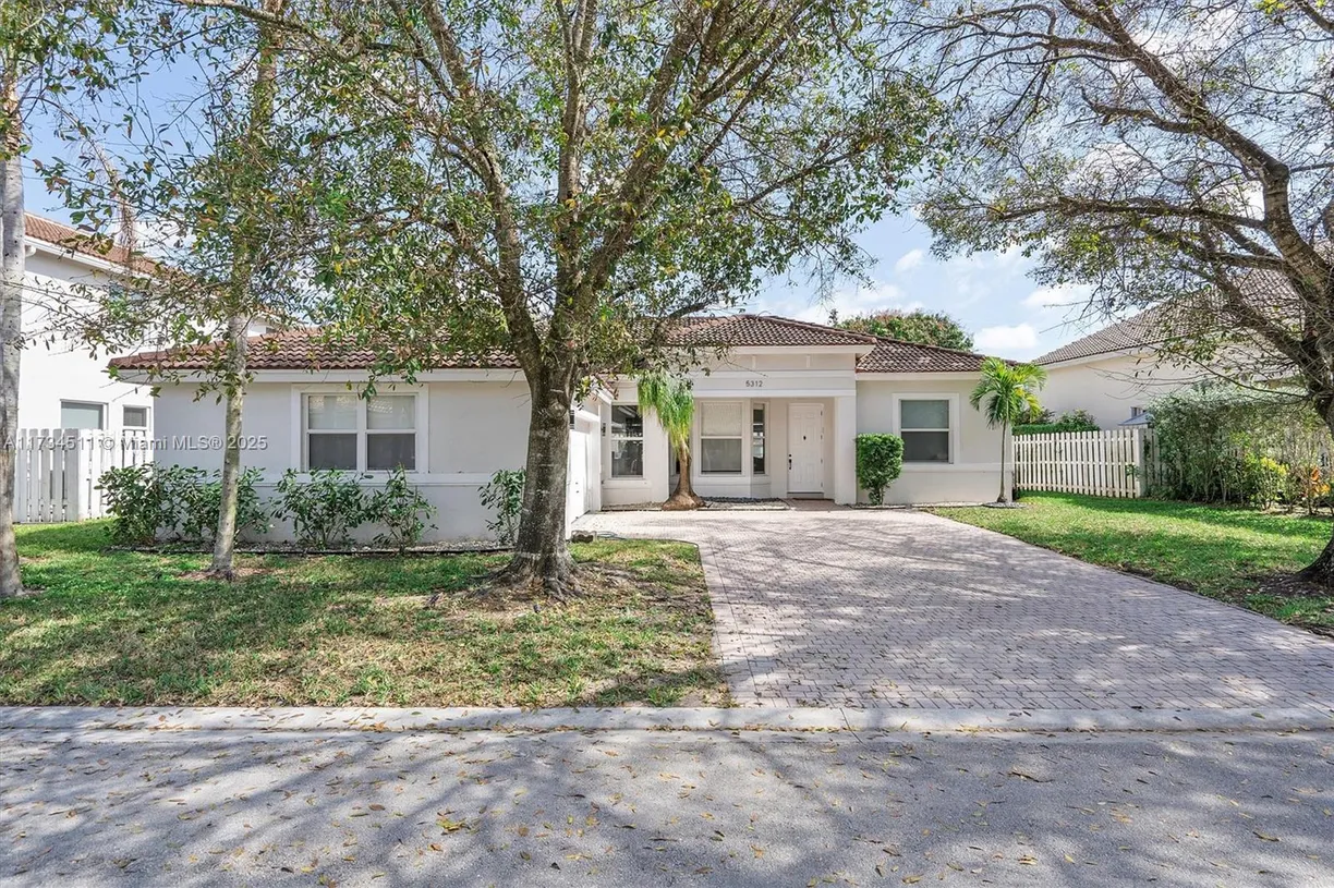 South Florida Real Estate | View 5312 SW 34th Way | 3 Beds, 2 Baths