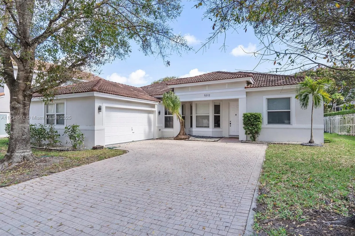 South Florida Real Estate | View 5312 SW 34th Way | Listing