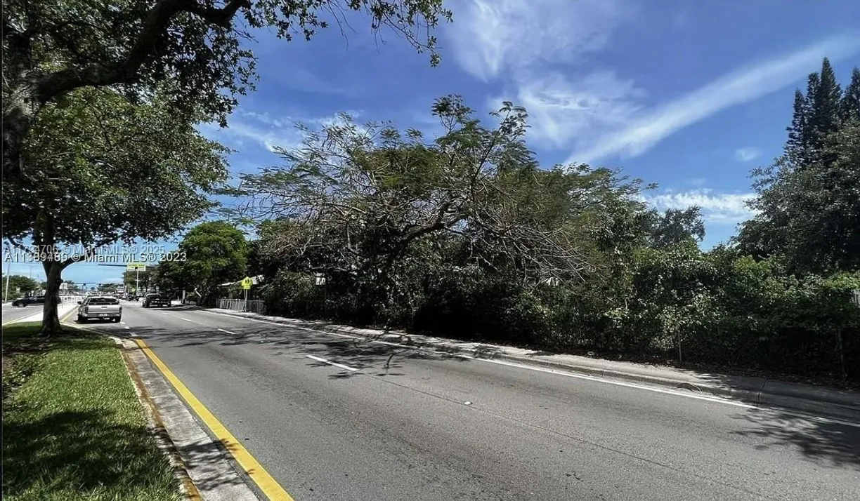 South Florida Real Estate | View 1924 Sheridan St | Listing