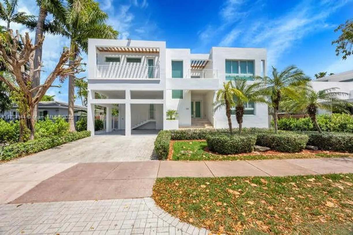 South Florida Real Estate | View 485 Ridgewood Road | Listing
