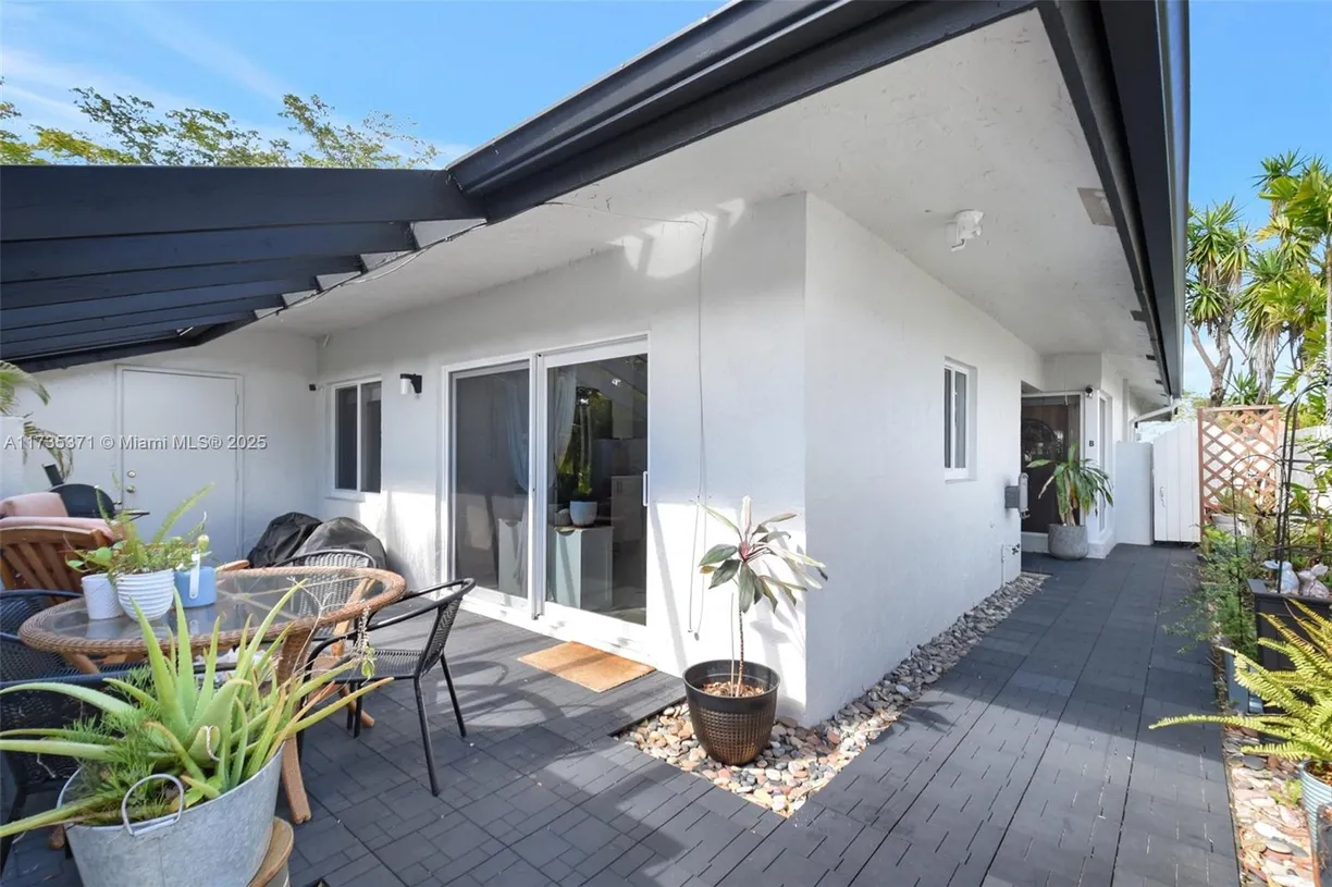 South Florida Real Estate | View 13406 Sabal Palm Ct, B | Listing