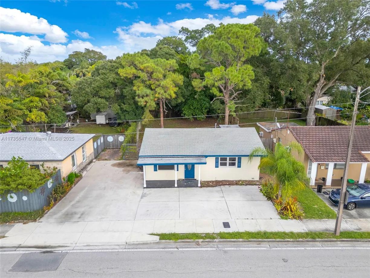 South Florida Real Estate | View 1320 N Andrews Ave | 2 Beds, 1 Bath