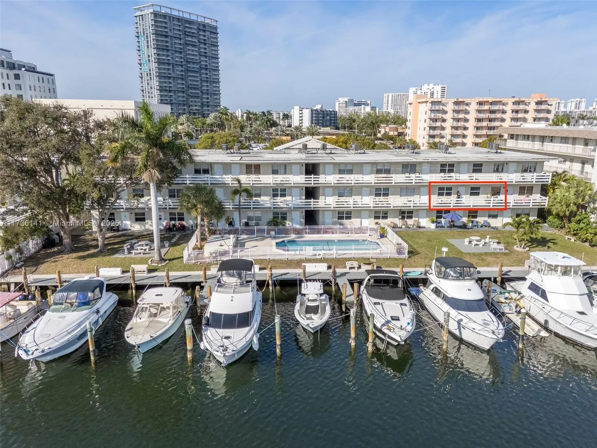 South Florida Real Estate | View 2100 Diana Dr, 202 | 2 Beds, 2 Baths