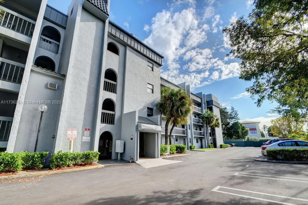 South Florida Real Estate | View 1880 N Congress Ave, 210 | 1 Bed, 1 Bath