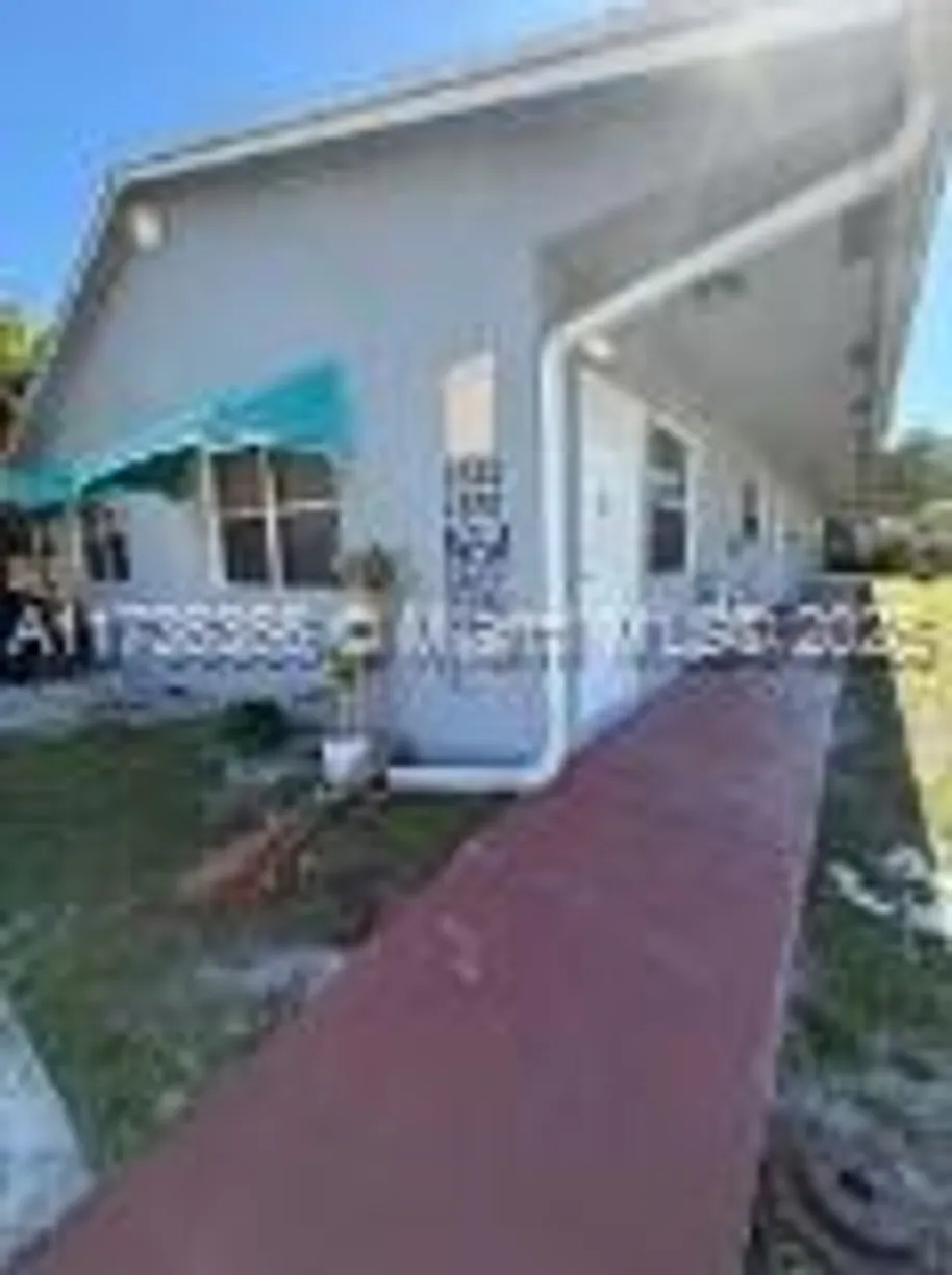 South Florida Real Estate | View 1828 Liberty St, 29 | 1 Bed, 1 Bath