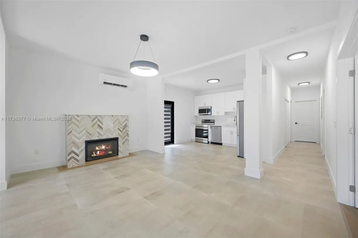 South Florida Real Estate | View 619 35th St | Listing