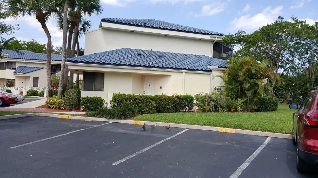 South Florida Real Estate | View  | 3 Beds, 2 Baths