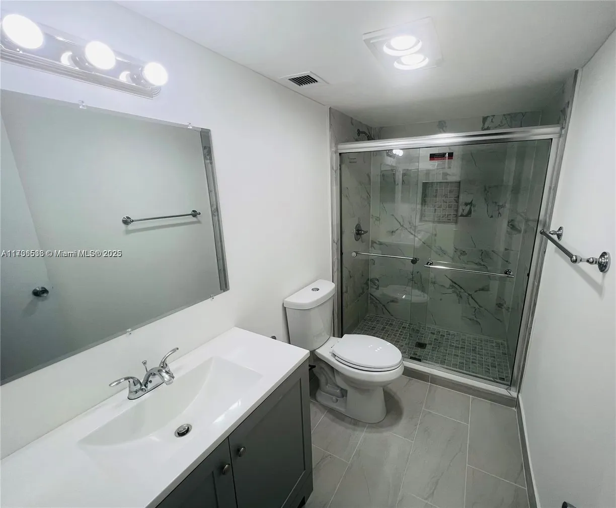 South Florida Real Estate | View 919 Hillcrest Dr, 509 | Listing