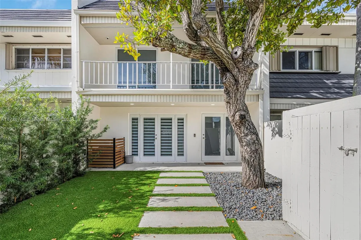 South Florida Real Estate | View 8116 SW 81st Pl, 8116 | 3 Beds, 2 Baths