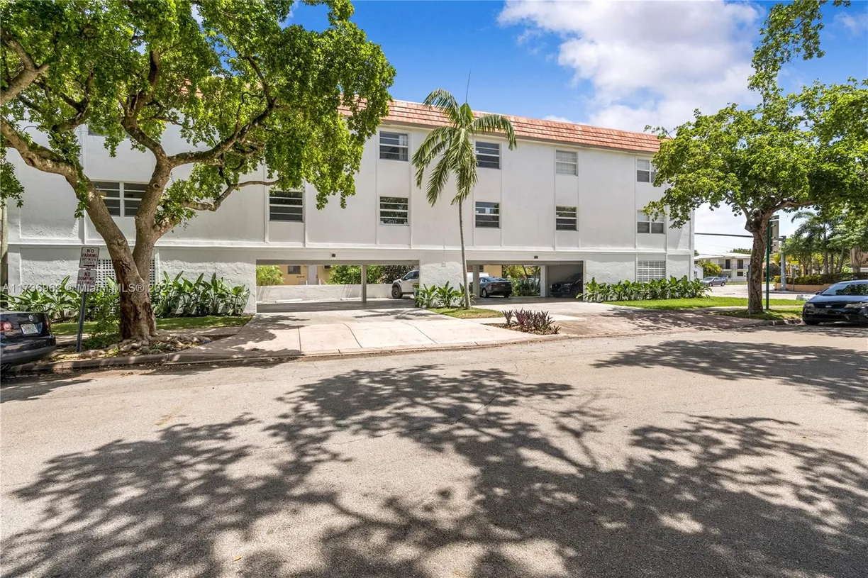 South Florida Real Estate | View 1114 S Douglas Rd, 6 | 2 Beds, 1 Bath