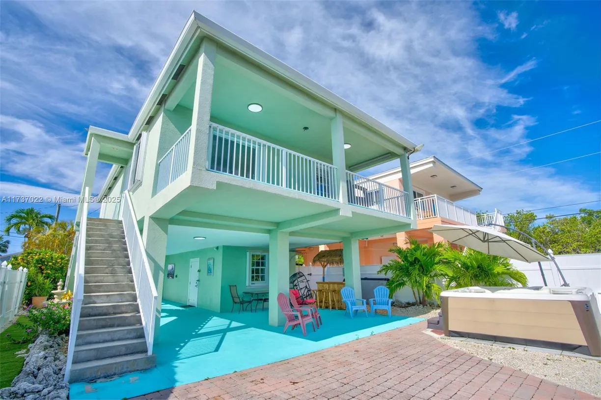 South Florida Real Estate | View 621 Santa Anita Ln | 2 Beds, 2 Baths