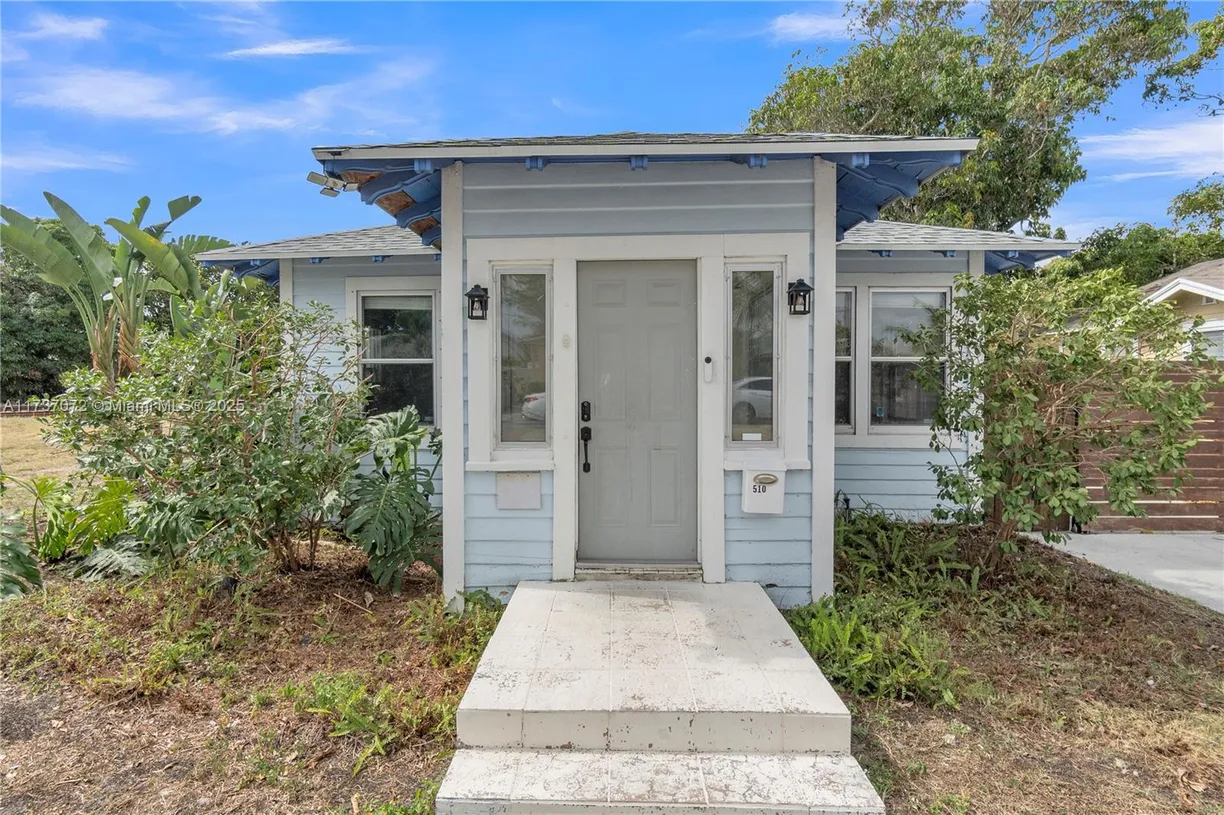 South Florida Real Estate | View 510 El Vedado | 3 Beds, 2 Baths