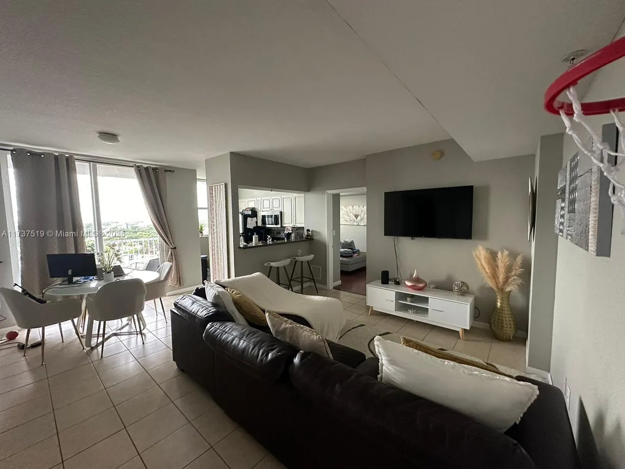 South Florida Real Estate | View 1 Glen Royal Pkwy, 1103 | 2 Beds, 2 Baths