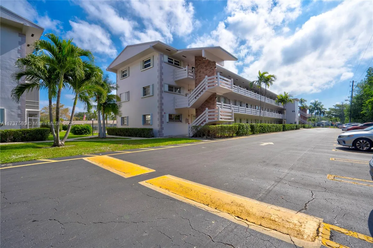 South Florida Real Estate | View 700 Layne Blvd, 113 | Listing