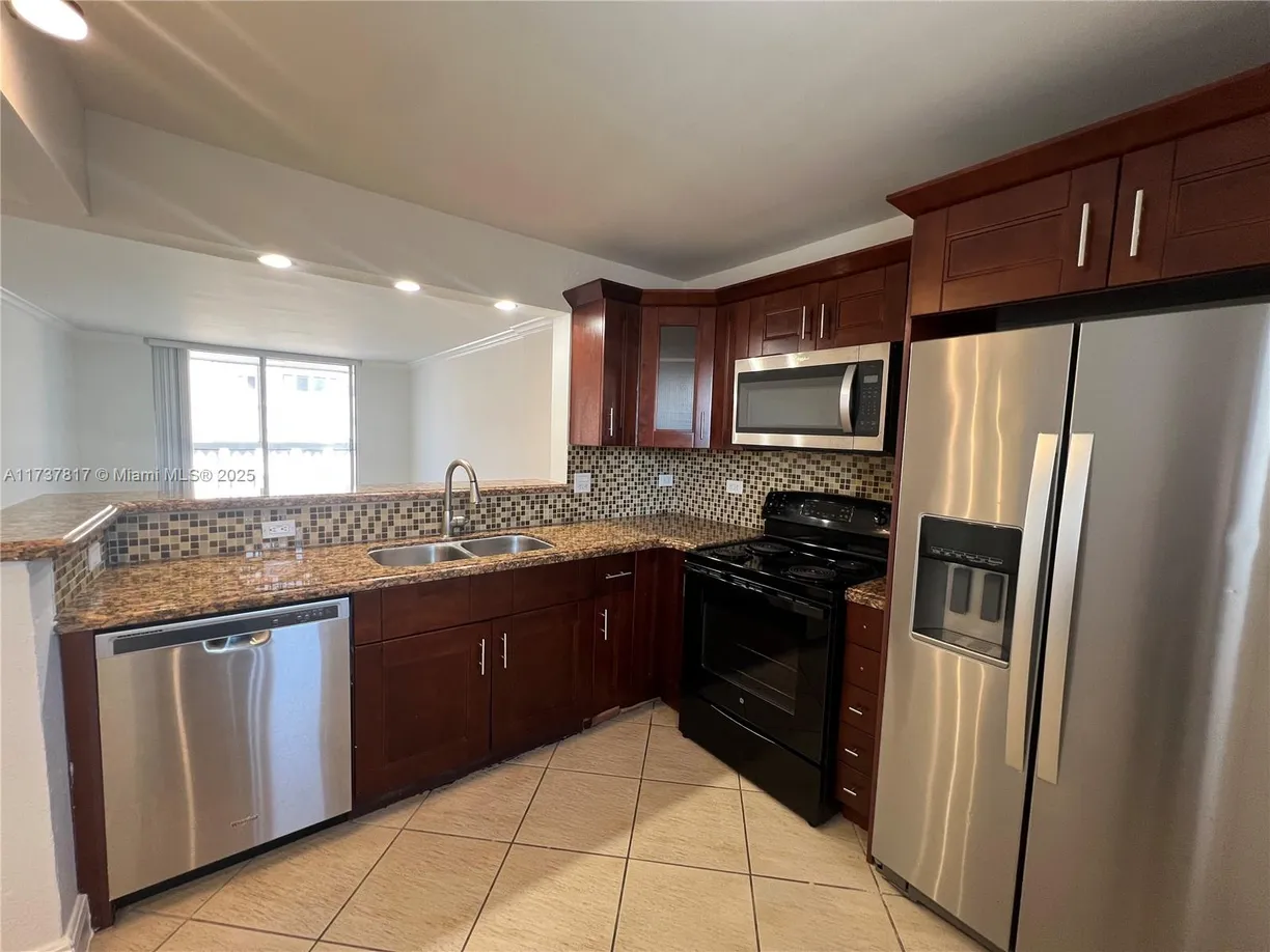 South Florida Real Estate | View 420 NE 12th Ave, 503 | 1 Bed, 1 Bath