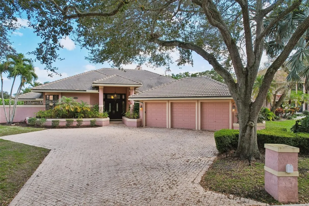 South Florida Real Estate | View 1755 Eagle Trace Blvd | 5 Beds, 4 Baths