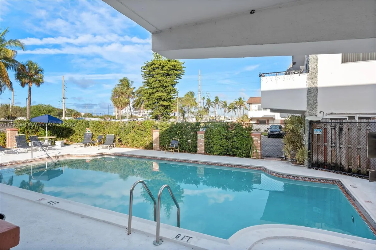 South Florida Real Estate | View 222 SW 1st St, H-6 | 2 Beds, 2 Baths