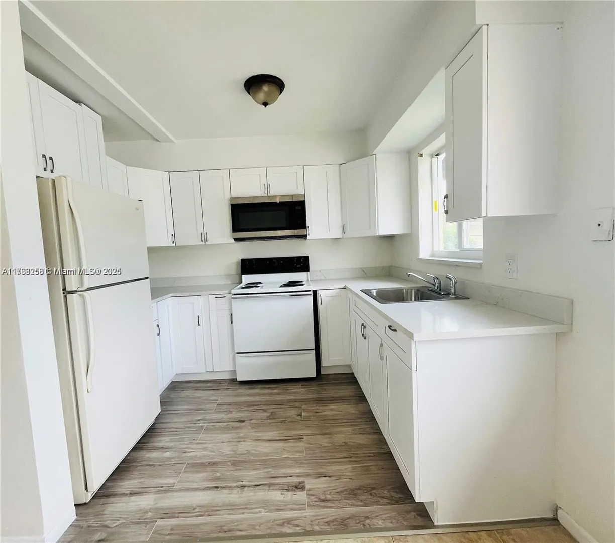 South Florida Real Estate | View  | 2 Beds, 1 Bath
