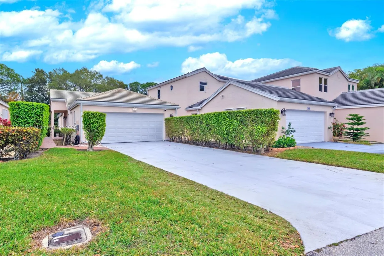South Florida Real Estate | View 1009 Island Manor Dr | 3 Beds, 2 Baths