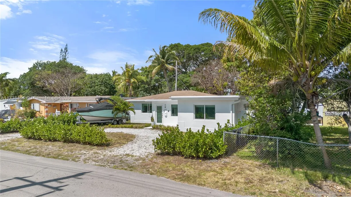South Florida Real Estate | View 1410 S 22nd Ave | 3 Beds, 2 Baths
