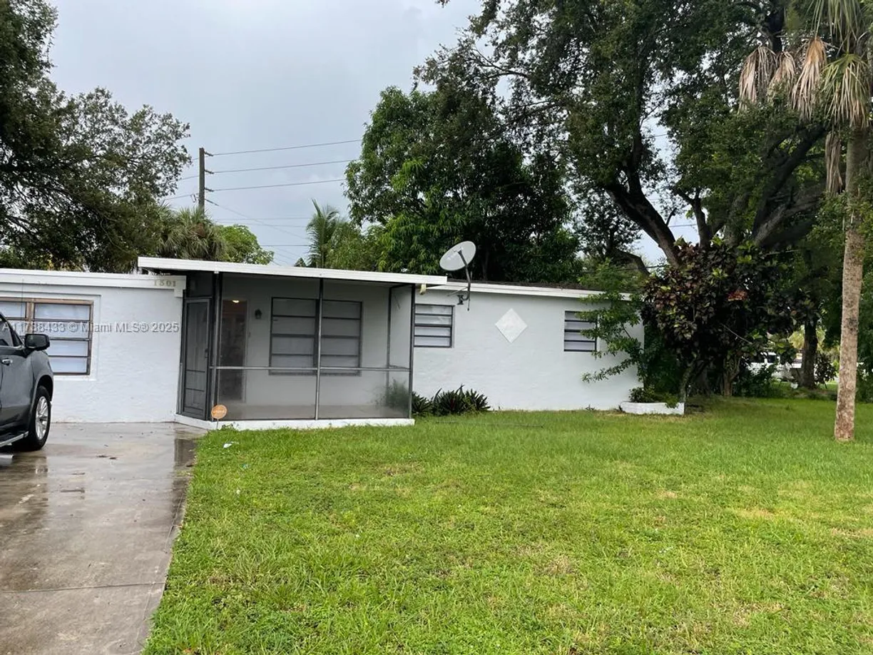 South Florida Real Estate | View  | 3 Beds, 2 Baths