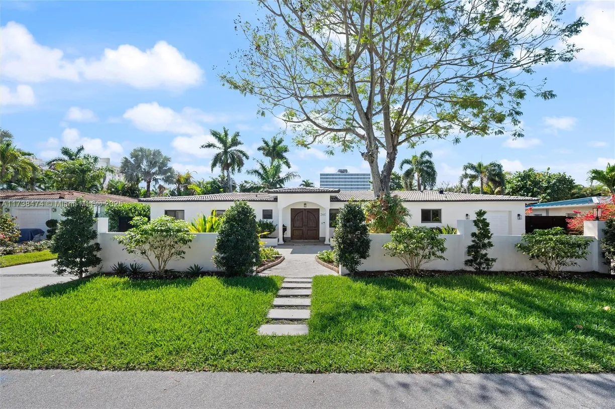 South Florida Real Estate | View 2600 Yacht Club Blvd | 4 Beds, 3 Baths