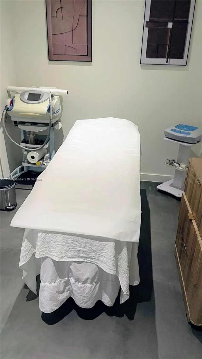 South Florida Real Estate | View Beauty Salon in Brickell Ave | Listing
