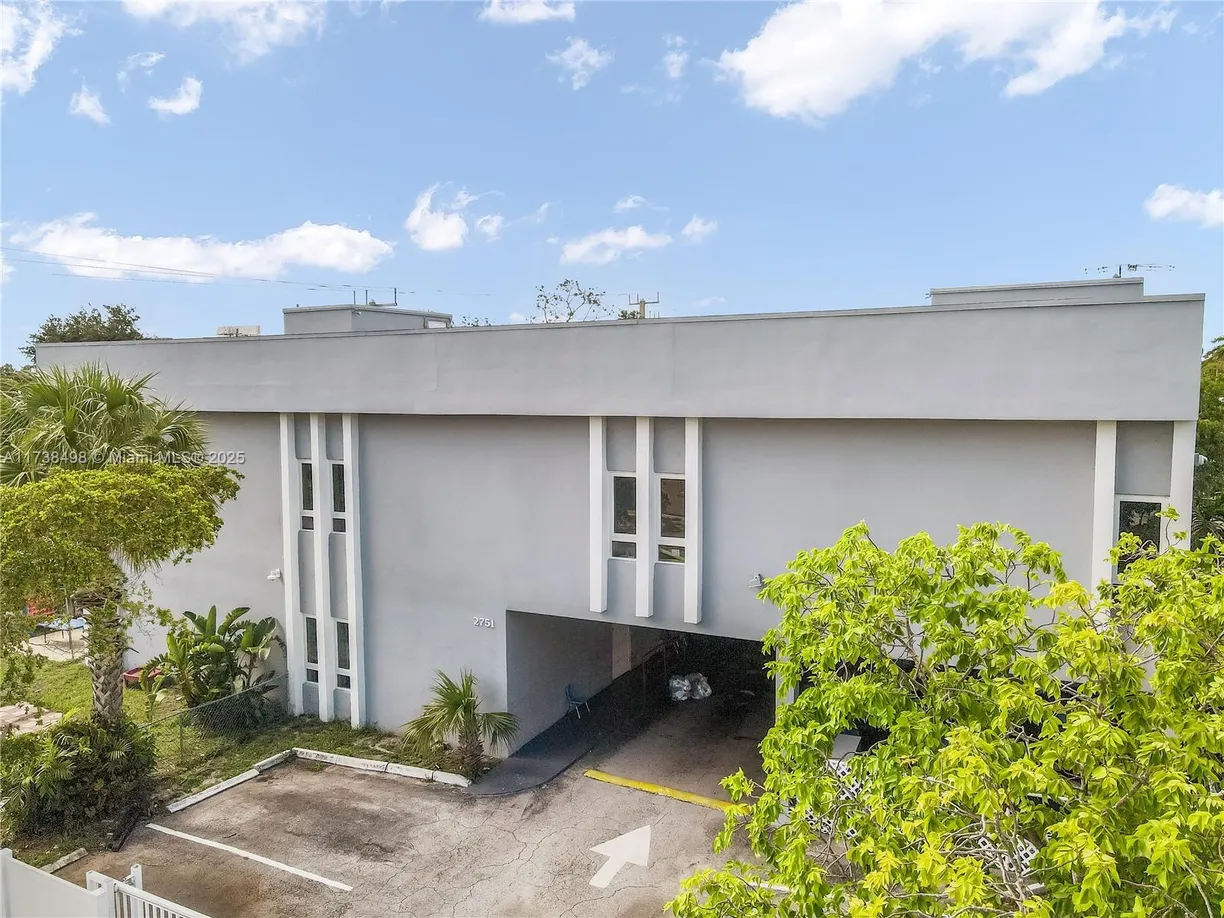 South Florida Real Estate | View 2751 Van Buren St