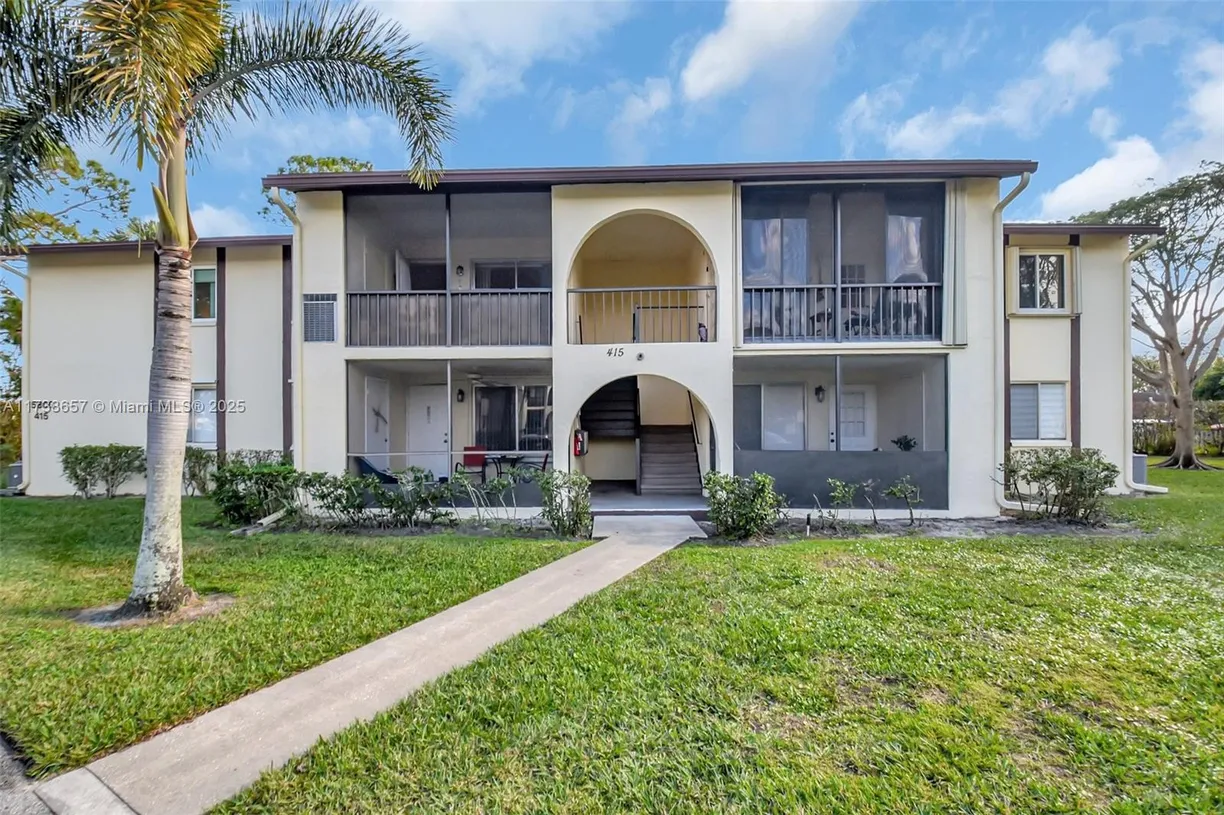 South Florida Real Estate | View 5800 Whispering Pine Way, A-2 | 2 Beds, 1 Bath