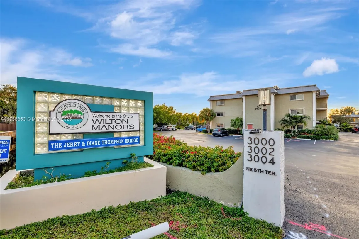 South Florida Real Estate | View 3004 NE 5th Ter, 214-C | 1 Bed, 1 Bath