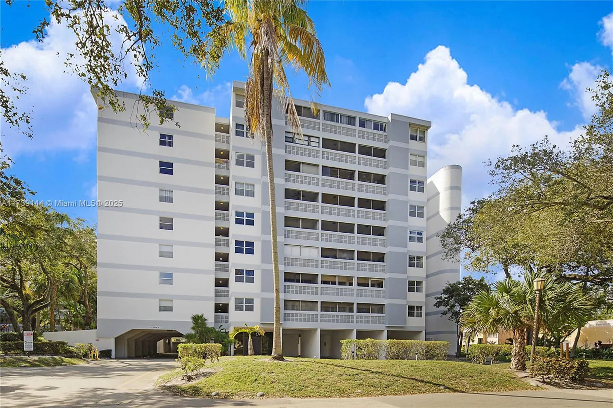 South Florida Real Estate | View 3301 Spanish Moss Ter, 904 | 1 Bed, 1 Bath