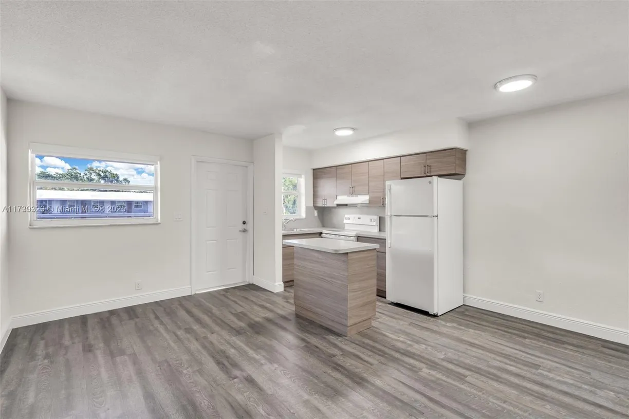 South Florida Real Estate | View 6034 Arthur St, 9 | 1 Bed, 1 Bath