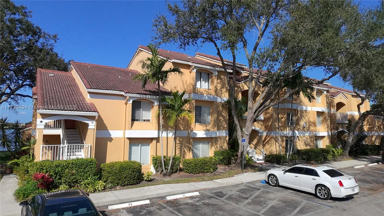 South Florida Real Estate | View 2351 NW 33rd St, 509 | 2 Beds, 2 Baths