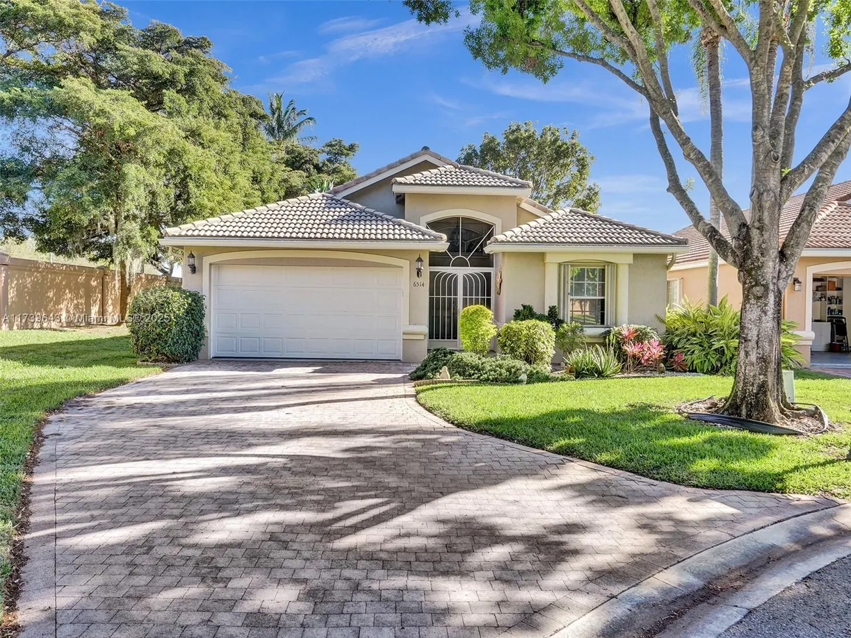 South Florida Real Estate | View 6514 Via Vicenza | 3 Beds, 2 Baths