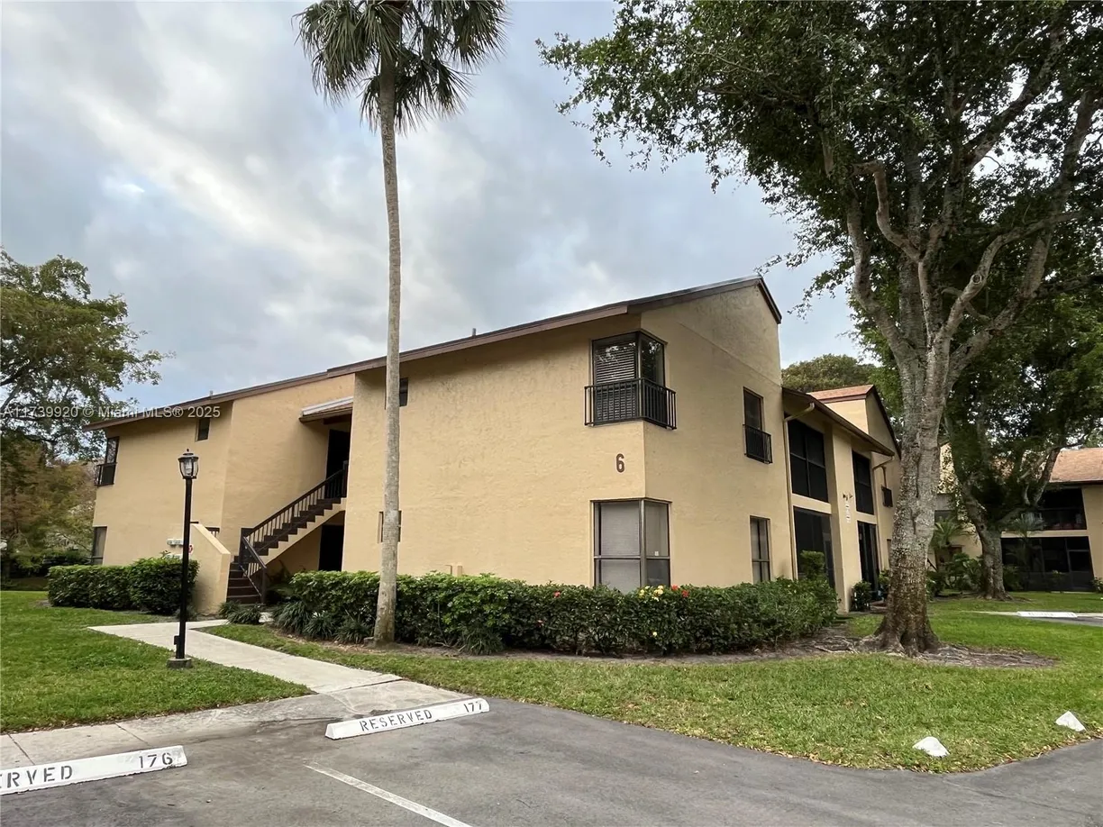 South Florida Real Estate | View 3717 Cocoplum Cir, 3547 | 2 Beds, 2 Baths